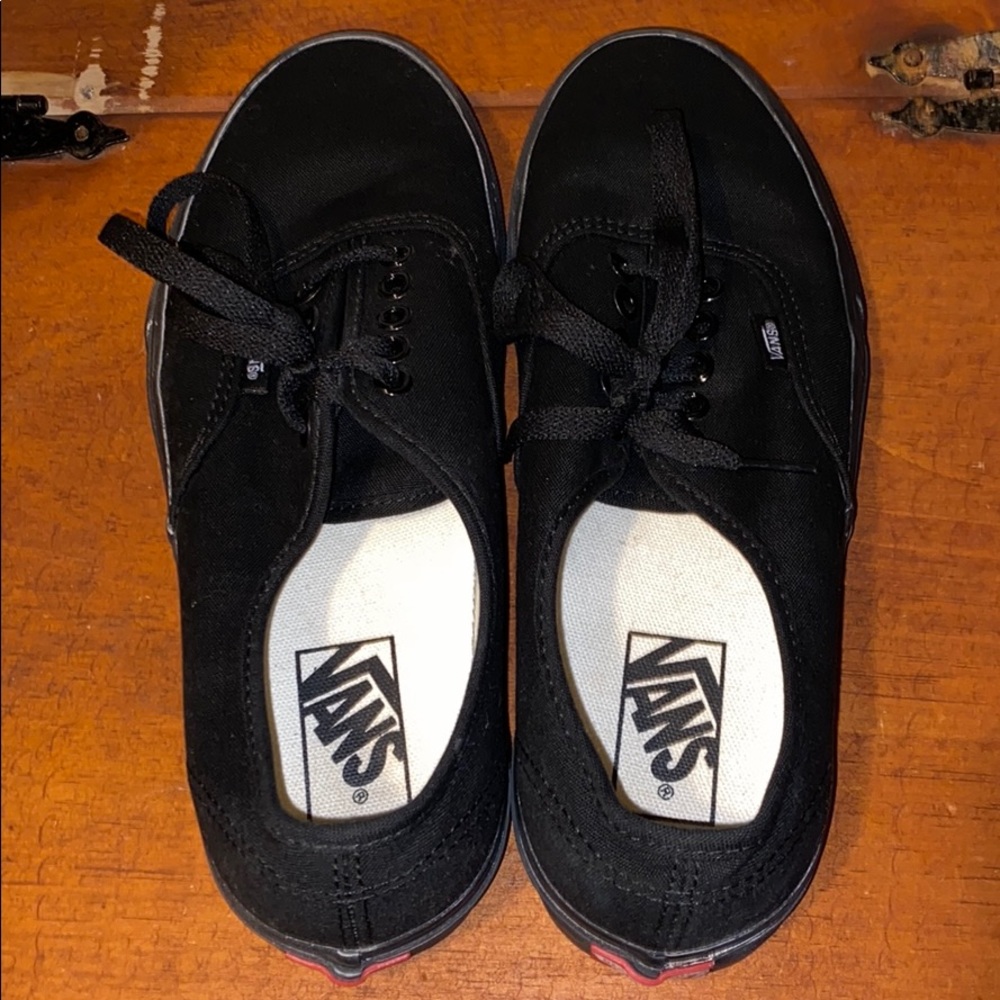 AUTHENTIC VANS